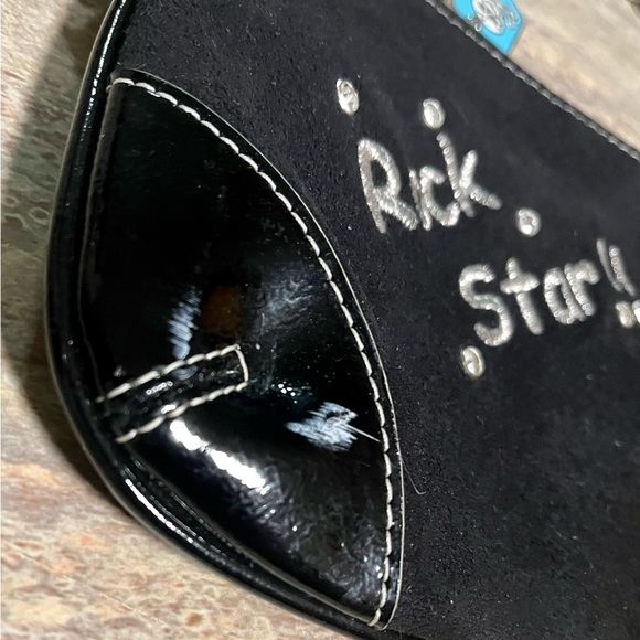 Kathy Van Zeeland rock star skull head small suede bag with charmed chain link - Picture 6 of 16